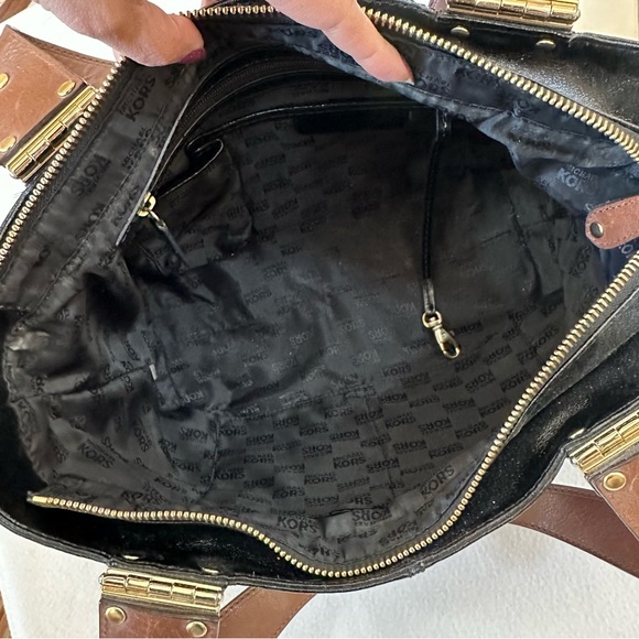 Authentic Michael Kors Leather Handbag - Picture 7 of 13